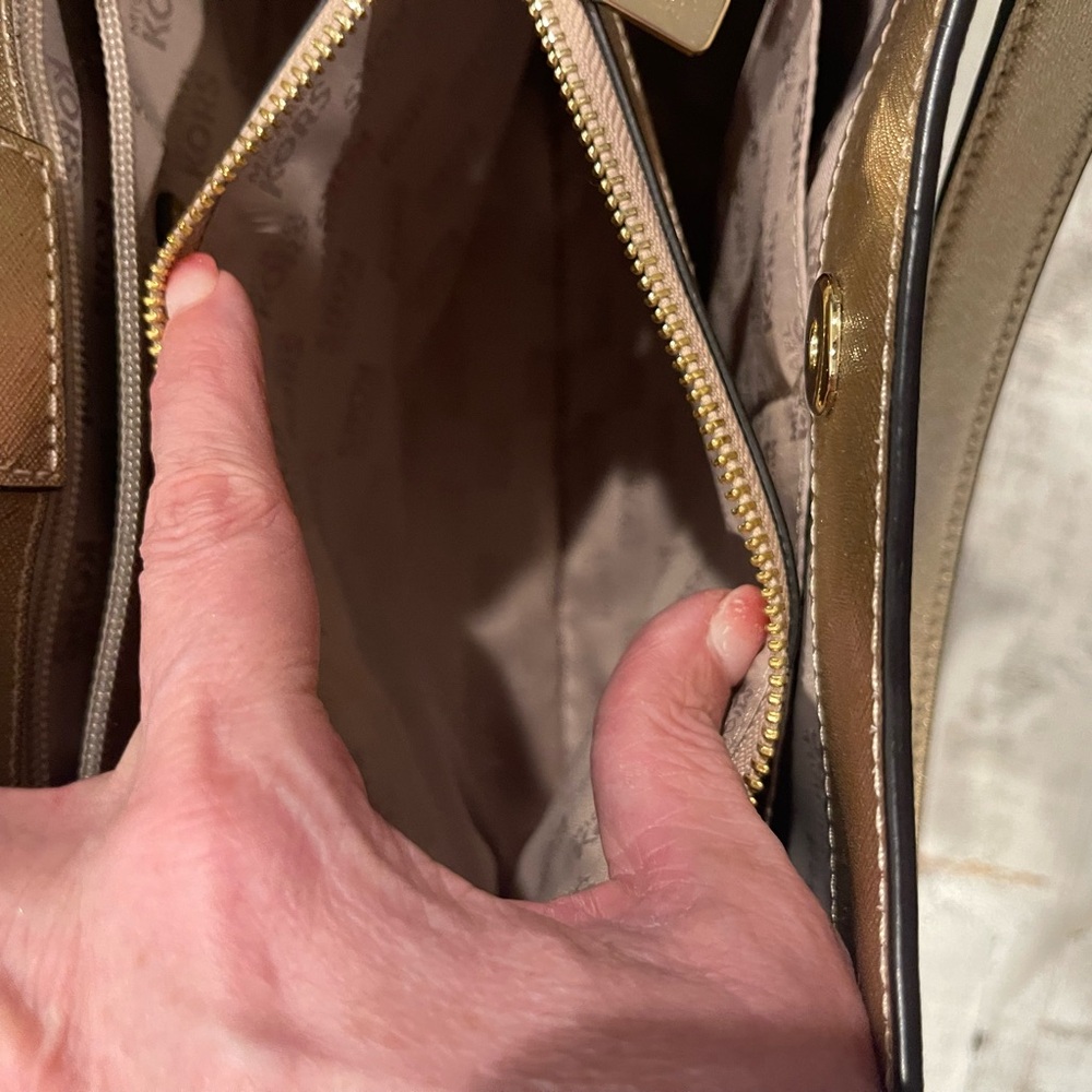 Michael Kors Gold Shoulder Bag with Structured Shape and Curved Handle - Picture 7 of 10